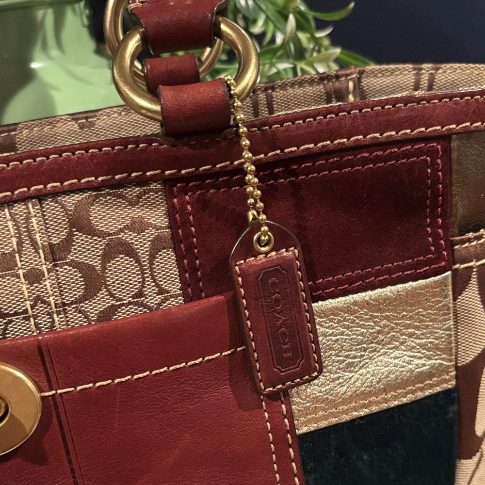 Coach Vintage Holiday Patchwork Gallery Tote - Picture 3 of 14